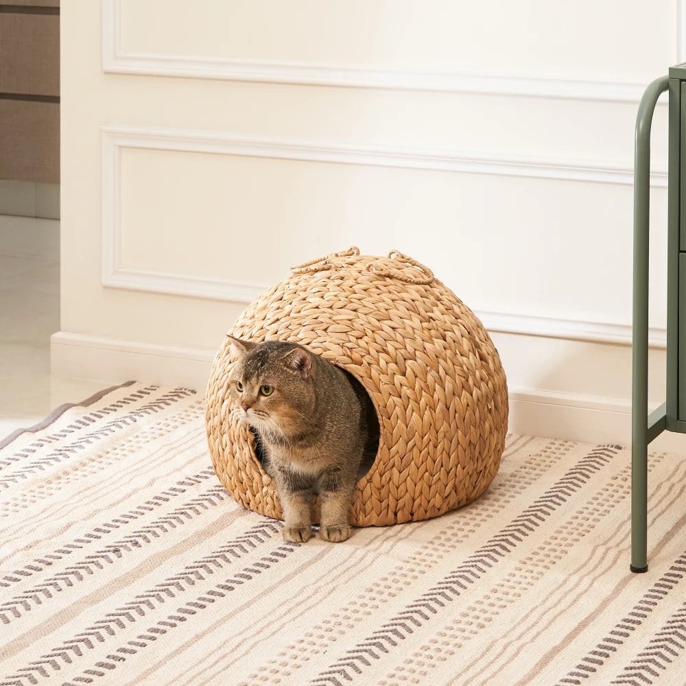 Water Hyacinth Woven Wicker Round Cat Bed Cave - Eco-Friendly, Luxurious, and Cozy Resting Place for Cats